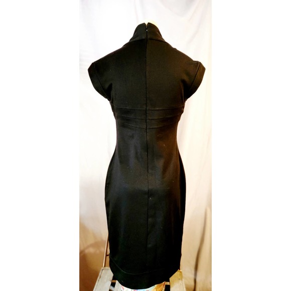 Women's Beautiful Form-Fitting Black Dress Size 6 - Picture 2 of 2